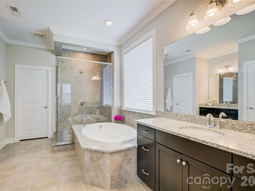 15417 Cimarron Hills Lane, Charlotte, NC 28278.  MLS# CAR4394645, YatesRealty ID 23264. 