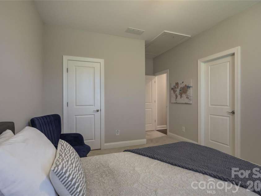 15417 Cimarron Hills Lane, Charlotte, NC 28278.  MLS# CAR4394645, YatesRealty ID 23264. 