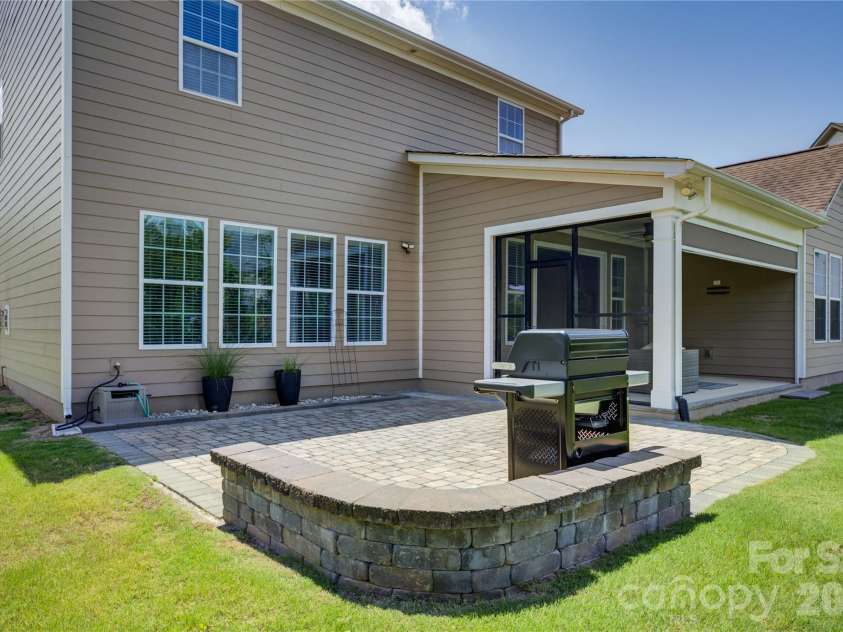 15417 Cimarron Hills Lane, Charlotte, NC 28278.  MLS# CAR4394645, YatesRealty ID 23264. 