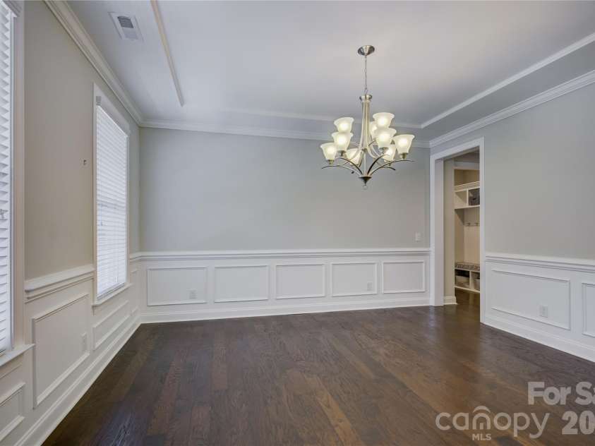15417 Cimarron Hills Lane, Charlotte, NC 28278.  MLS# CAR4394645, YatesRealty ID 23264. Dining room
