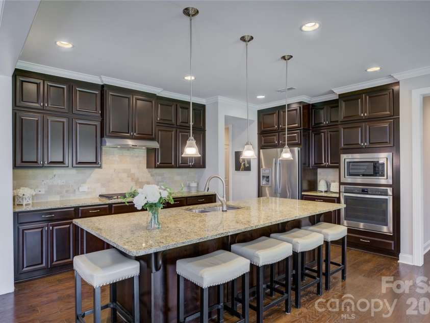 15417 Cimarron Hills Lane, Charlotte, NC 28278.  MLS# CAR4394645, YatesRealty ID 23264. Large open kitchen