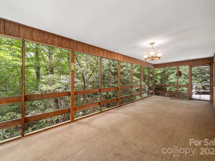 2344 Valencia Drive, Hendersonville, NC 28791.  MLS# CAR4274995, YatesRealty ID 23264. 