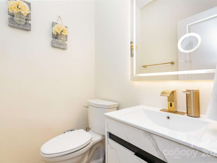 12822 Plumleaf Drive, Charlotte, NC 28213.  MLS# CAR4291461, YatesRealty ID 23265. 