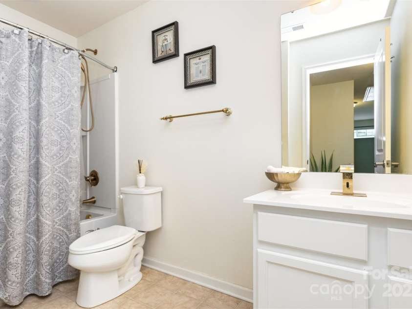 12822 Plumleaf Drive, Charlotte, NC 28213.  MLS# CAR4291461, YatesRealty ID 23265. 