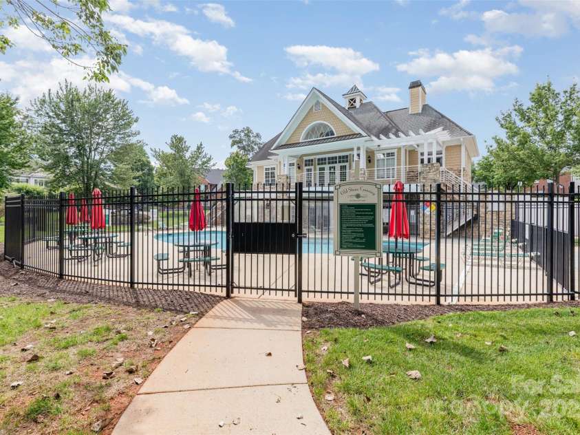 12822 Plumleaf Drive, Charlotte, NC 28213.  MLS# CAR4291461, YatesRealty ID 23265. 