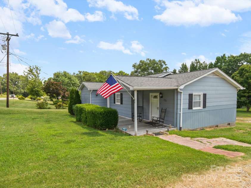 151 Robinson Road, Gastonia, NC 28056.  MLS# CAR4275727, YatesRealty ID 23266. 