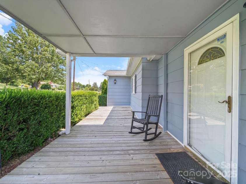 151 Robinson Road, Gastonia, NC 28056.  MLS# CAR4275727, YatesRealty ID 23266. 