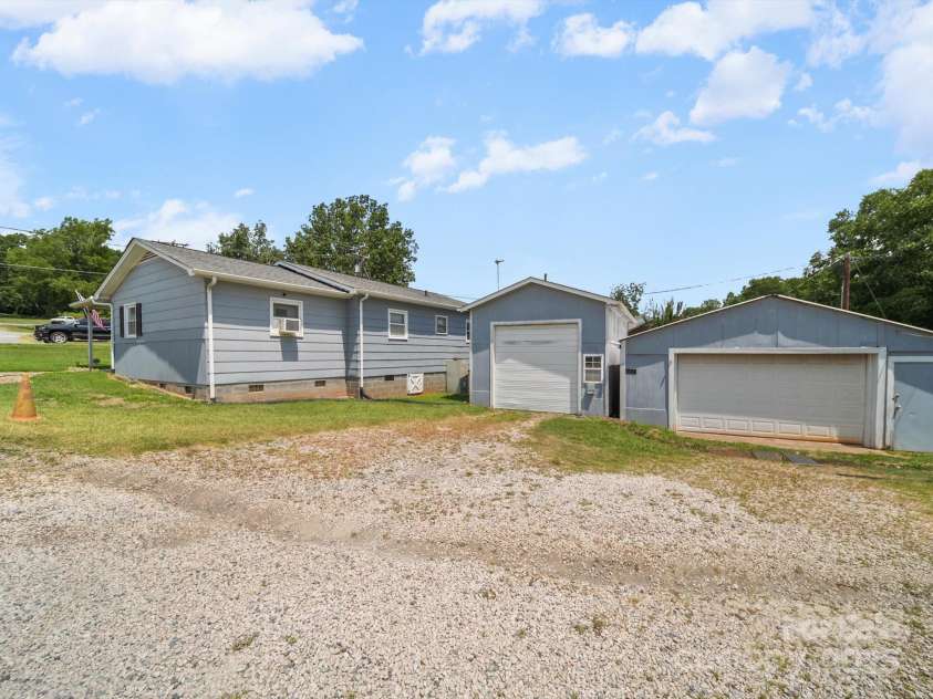 151 Robinson Road, Gastonia, NC 28056.  MLS# CAR4275727, YatesRealty ID 23266. 