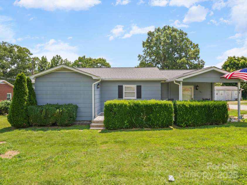 151 Robinson Road, Gastonia, NC 28056.  MLS# CAR4275727, YatesRealty ID 23266. Front