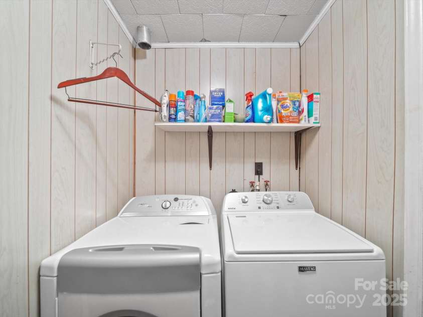 151 Robinson Road, Gastonia, NC 28056.  MLS# CAR4275727, YatesRealty ID 23266. Laundry room
