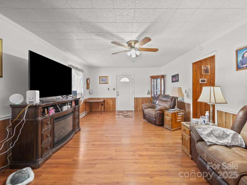 151 Robinson Road, Gastonia, NC 28056.  MLS# CAR4275727, YatesRealty ID 23266. Living room