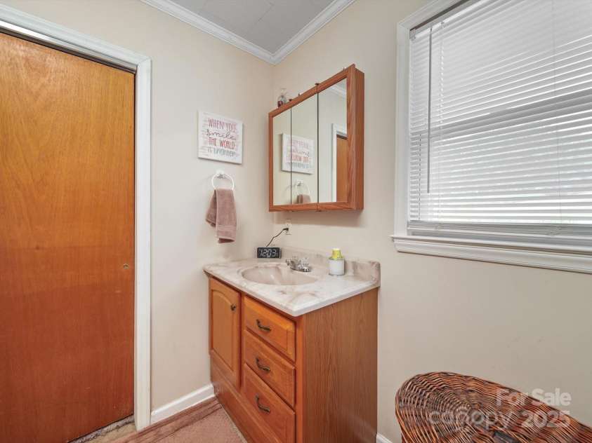 151 Robinson Road, Gastonia, NC 28056.  MLS# CAR4275727, YatesRealty ID 23266. Primary bath