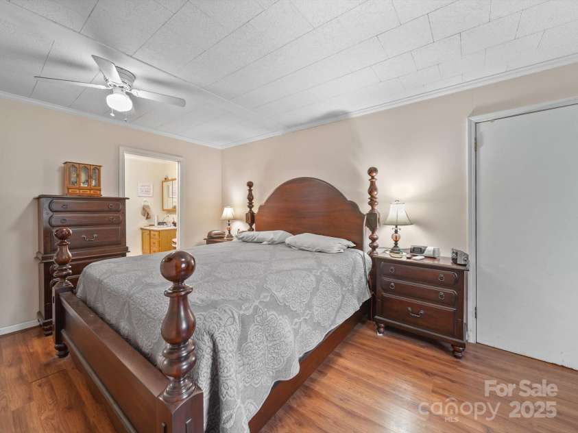 151 Robinson Road, Gastonia, NC 28056.  MLS# CAR4275727, YatesRealty ID 23266. Primary suite