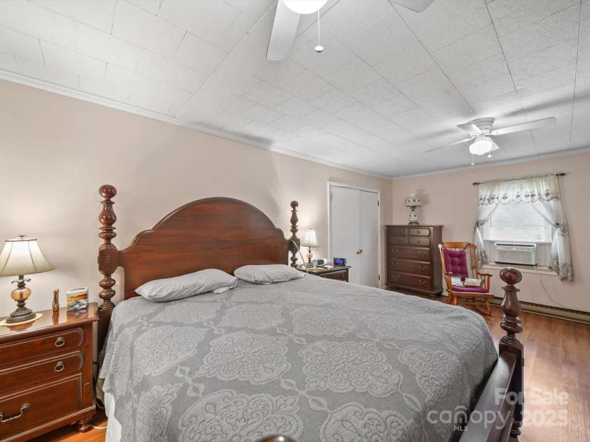 151 Robinson Road, Gastonia, NC 28056.  MLS# CAR4275727, YatesRealty ID 23266. Primary suite