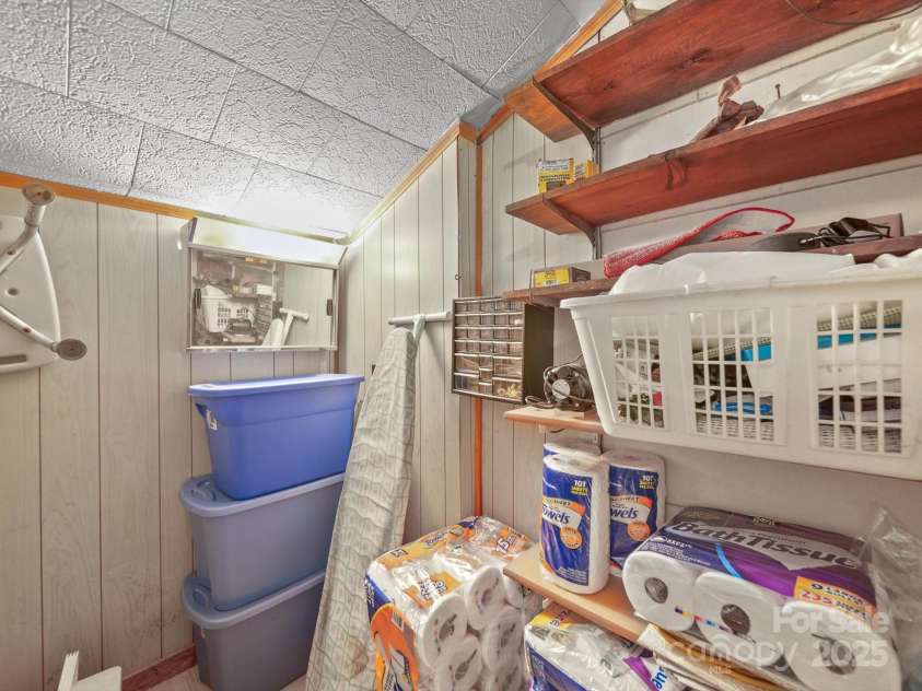 151 Robinson Road, Gastonia, NC 28056.  MLS# CAR4275727, YatesRealty ID 23266. Storage
