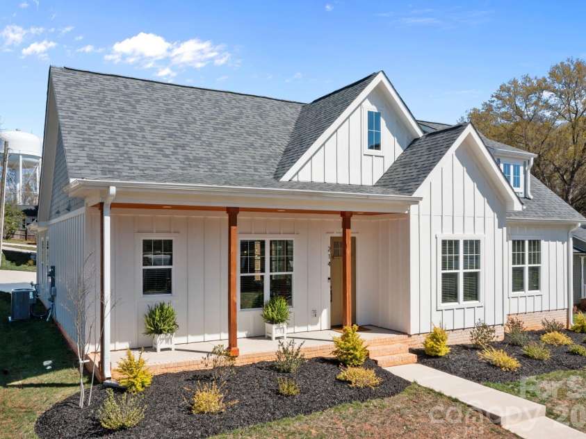 214 Cedar Street, Belmont, NC 28012.  MLS# CAR4358767, YatesRealty ID 23266. 