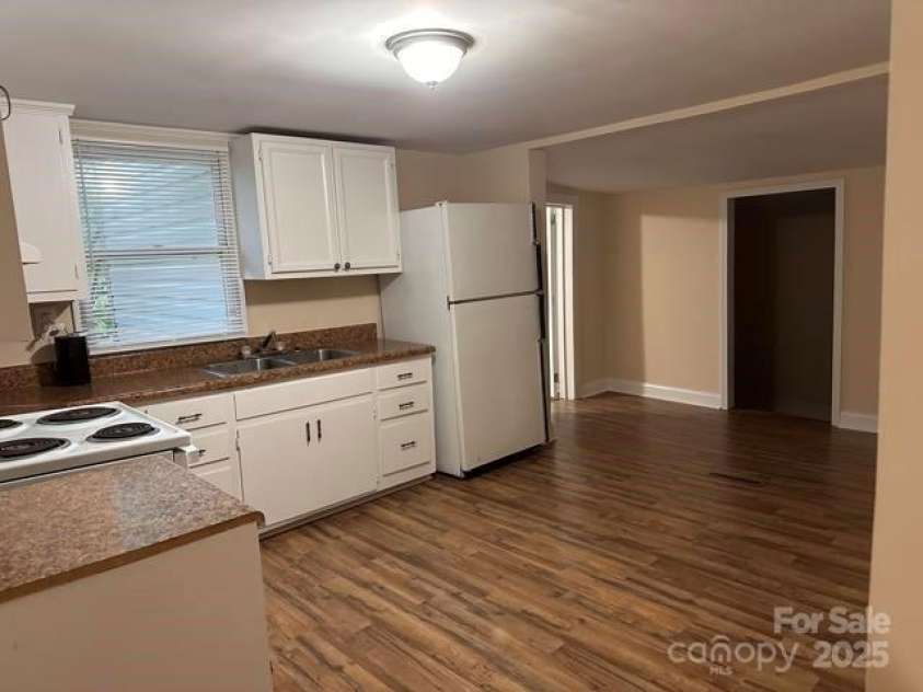 1849 Hilltop Circle, Gastonia, NC 28054.  MLS# CAR4276570, YatesRealty ID 23267. 