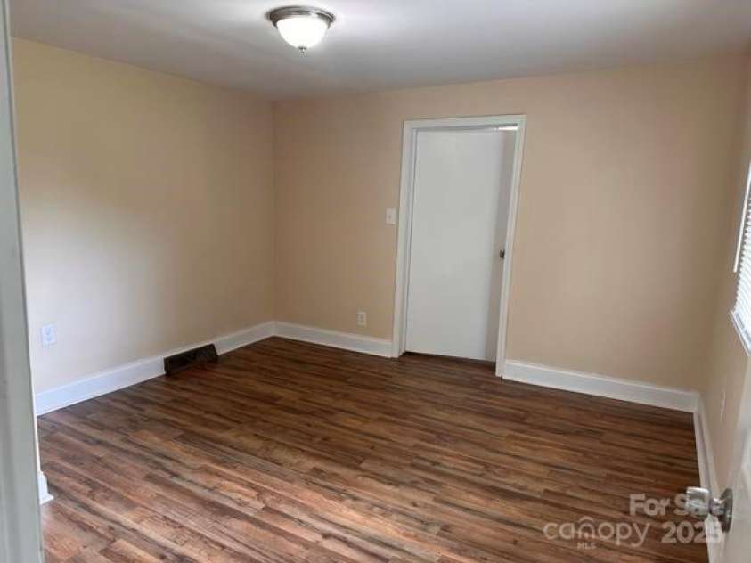 1849 Hilltop Circle, Gastonia, NC 28054.  MLS# CAR4276570, YatesRealty ID 23267. 