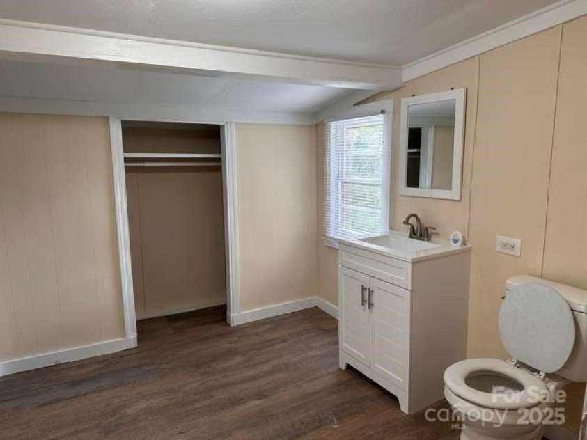 1849 Hilltop Circle, Gastonia, NC 28054.  MLS# CAR4276570, YatesRealty ID 23267. 