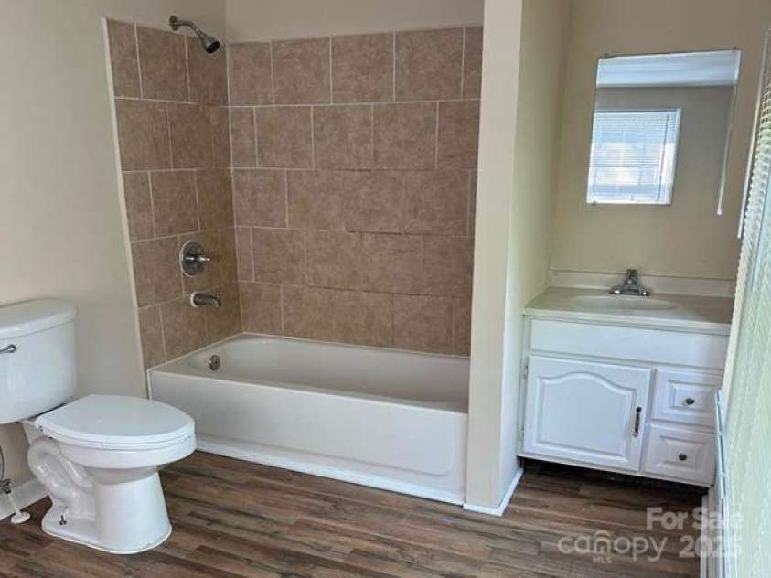 1849 Hilltop Circle, Gastonia, NC 28054.  MLS# CAR4276570, YatesRealty ID 23267. 
