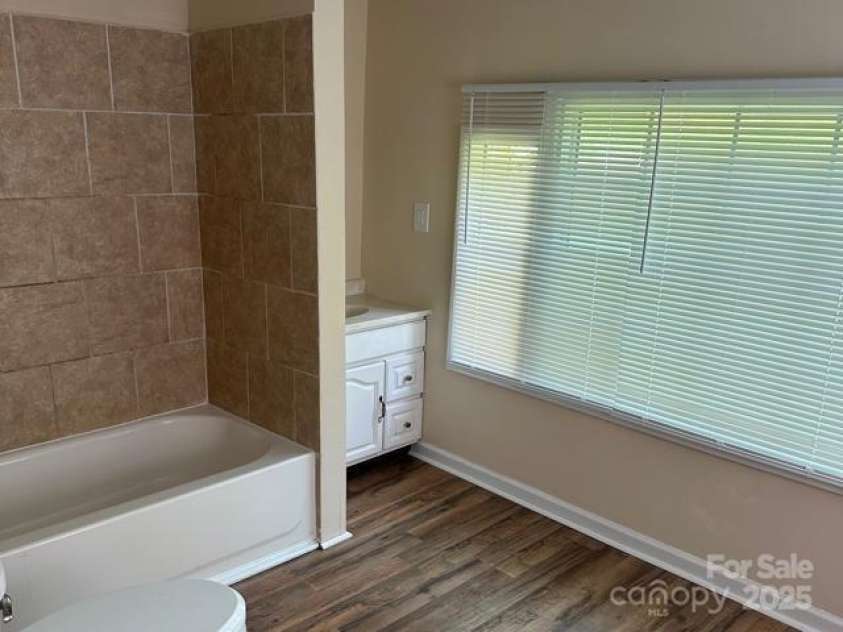 1849 Hilltop Circle, Gastonia, NC 28054.  MLS# CAR4276570, YatesRealty ID 23267. 
