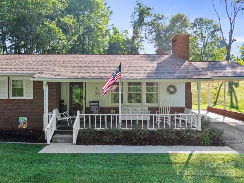 96 Mountain Road, Spruce Pine, NC 28777.  MLS# CAR4276760, YatesRealty ID 23269. 