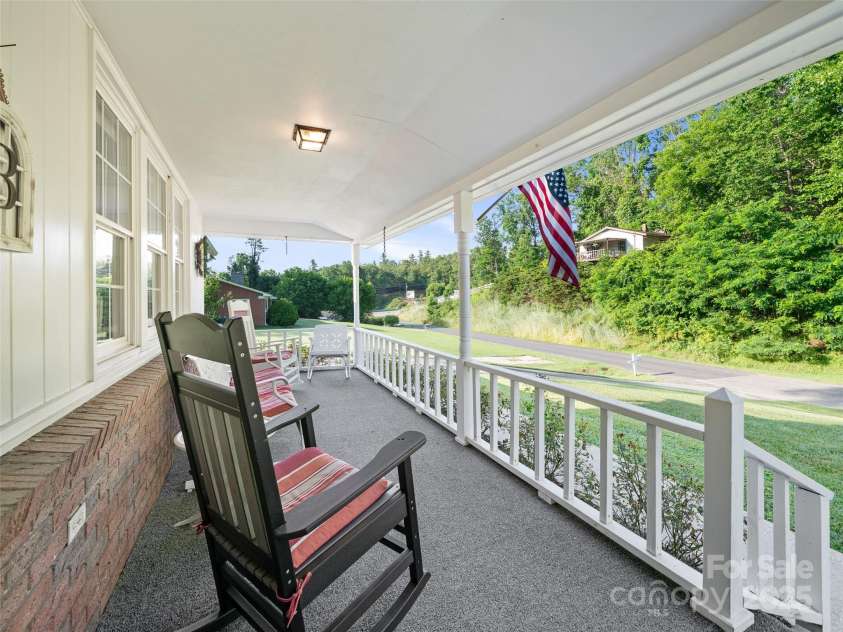 96 Mountain Road, Spruce Pine, NC 28777.  MLS# CAR4276760, YatesRealty ID 23269. 