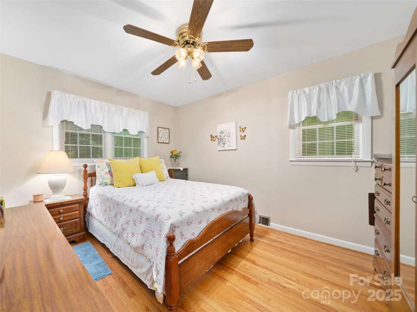 96 Mountain Road, Spruce Pine, NC 28777.  MLS# CAR4276760, YatesRealty ID 23269. 