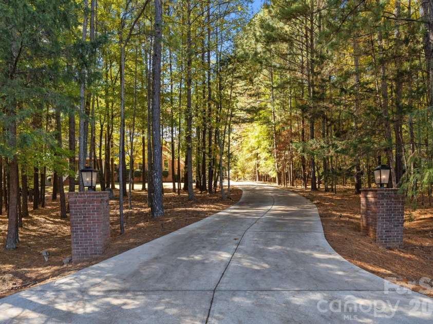 3120 King Olaf Drive, Waxhaw, NC 28173.  MLS# CAR4332250, YatesRealty ID 2327. 