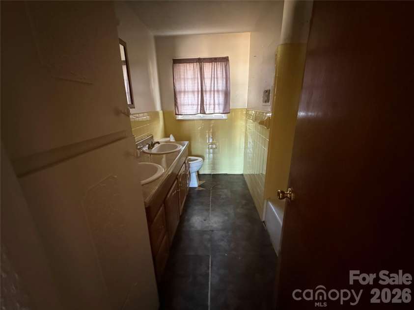 601 Grace Street, Bennettsville, SC 29512.  MLS# CAR4337120, YatesRealty ID 2327. 