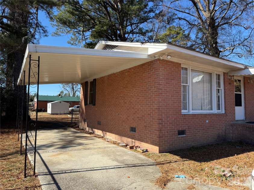 601 Grace Street, Bennettsville, SC 29512.  MLS# CAR4337120, YatesRealty ID 2327. 