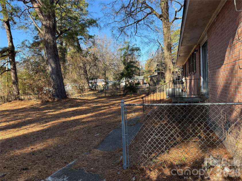 601 Grace Street, Bennettsville, SC 29512.  MLS# CAR4337120, YatesRealty ID 2327. 