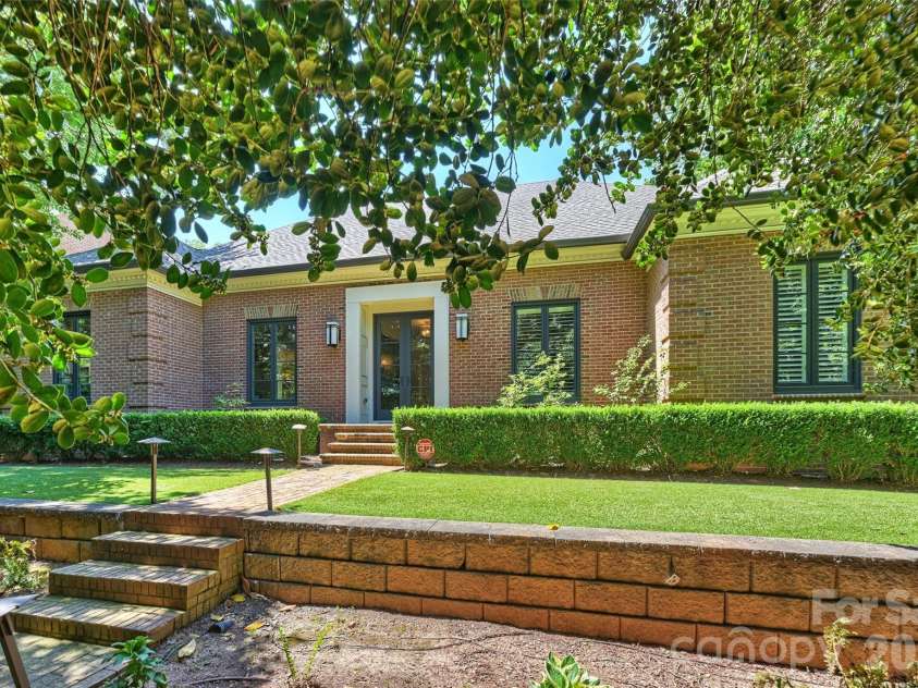3610 Sharon Road, Charlotte, NC 28211.  MLS# CAR4381008, YatesRealty ID 23271. 