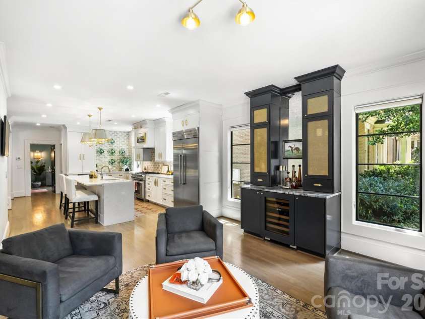 3610 Sharon Road, Charlotte, NC 28211.  MLS# CAR4381008, YatesRealty ID 23271. 