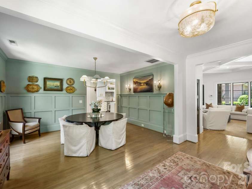 3610 Sharon Road, Charlotte, NC 28211.  MLS# CAR4381008, YatesRealty ID 23271. 