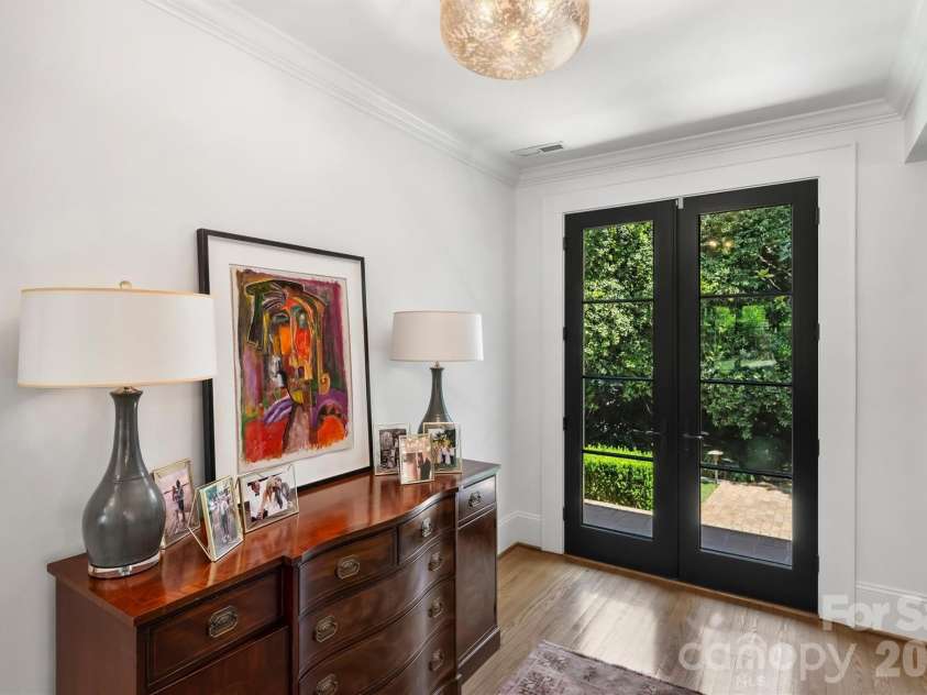 3610 Sharon Road, Charlotte, NC 28211.  MLS# CAR4381008, YatesRealty ID 23271. 