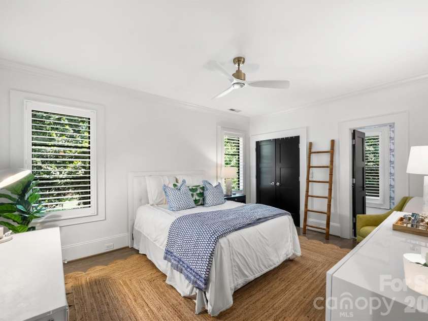 3610 Sharon Road, Charlotte, NC 28211.  MLS# CAR4381008, YatesRealty ID 23271. 