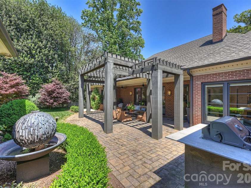 3610 Sharon Road, Charlotte, NC 28211.  MLS# CAR4381008, YatesRealty ID 23271. 