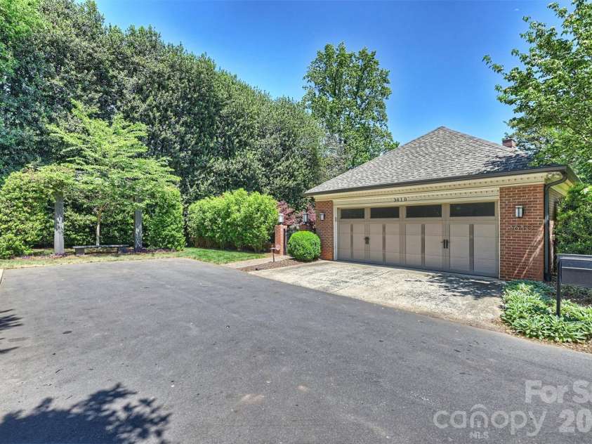 3610 Sharon Road, Charlotte, NC 28211.  MLS# CAR4381008, YatesRealty ID 23271. 