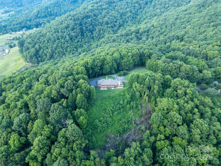 1087 Brigadoon Drive, Clyde, NC 28721.  MLS# CAR4276623, YatesRealty ID 23272. 