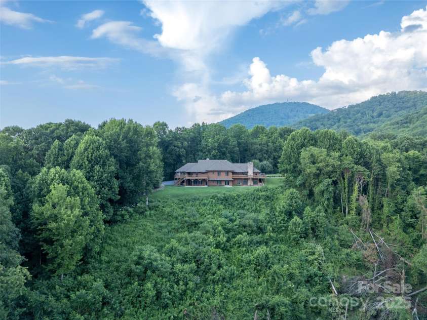 1087 Brigadoon Drive, Clyde, NC 28721.  MLS# CAR4276623, YatesRealty ID 23272. 