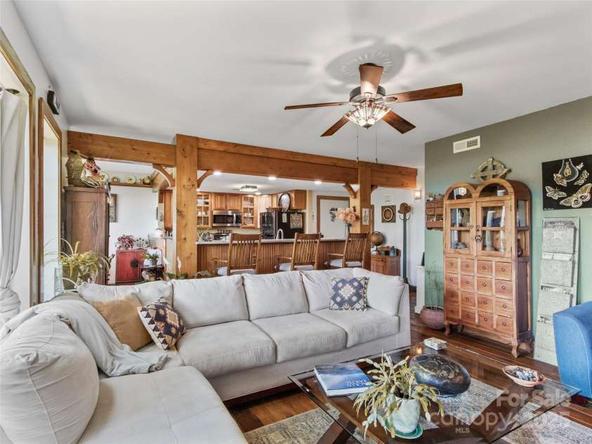 300 Creekside Way, Burnsville, NC 28714.  MLS# CAR4274498, YatesRealty ID 23274. 