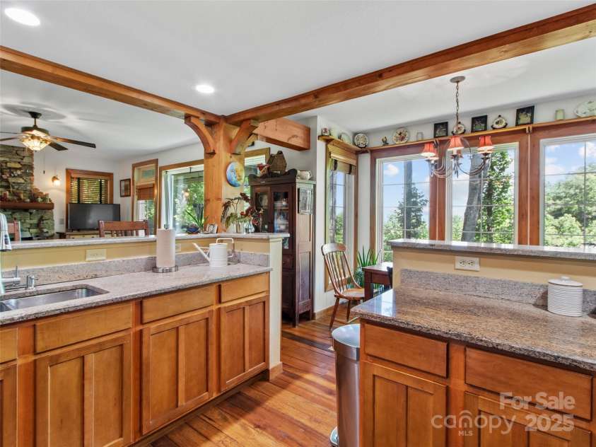 300 Creekside Way, Burnsville, NC 28714.  MLS# CAR4274498, YatesRealty ID 23274. 