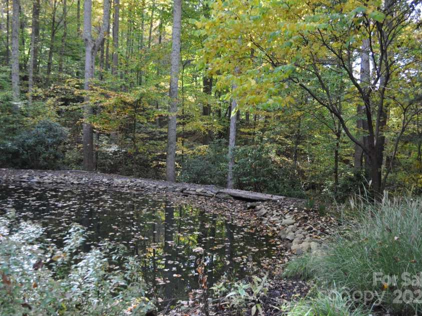 300 Creekside Way, Burnsville, NC 28714.  MLS# CAR4274498, YatesRealty ID 23274. 