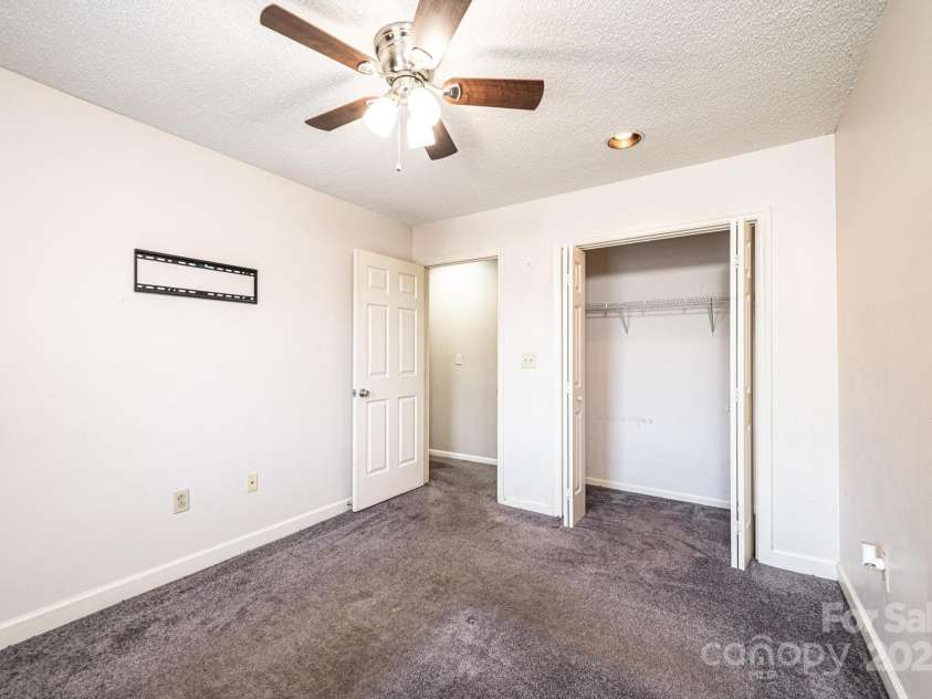 709 21st Avenue, Hickory, NC 28601.  MLS# CAR4276876, YatesRealty ID 23275. 