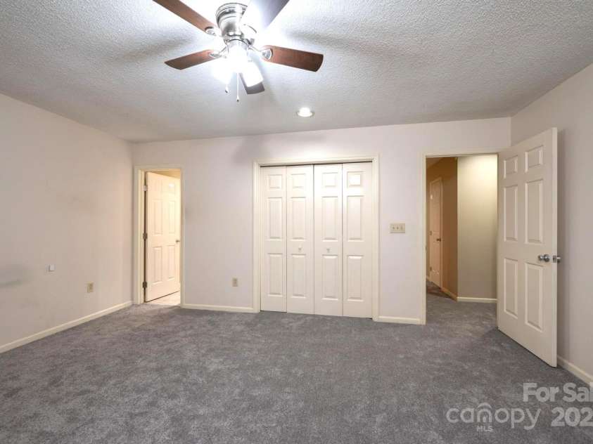 709 21st Avenue, Hickory, NC 28601.  MLS# CAR4276876, YatesRealty ID 23275. Primary BR 