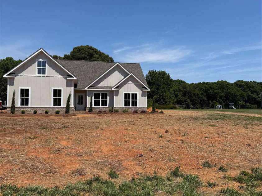 3920 Old Camden Road, Monroe, NC 28110.  MLS# CAR4382672, YatesRealty ID 23276. 