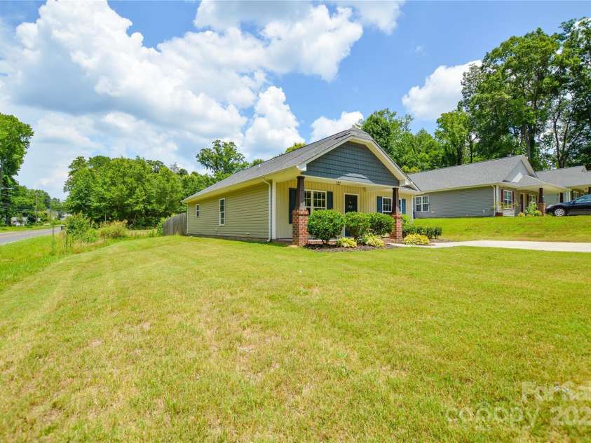 551 Sylvan Street, Concord, NC 28025.  MLS# CAR4276212, YatesRealty ID 23277. 