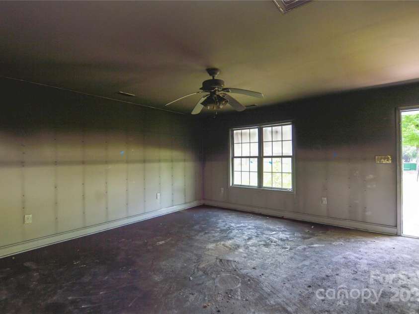 551 Sylvan Street, Concord, NC 28025.  MLS# CAR4276212, YatesRealty ID 23277. 