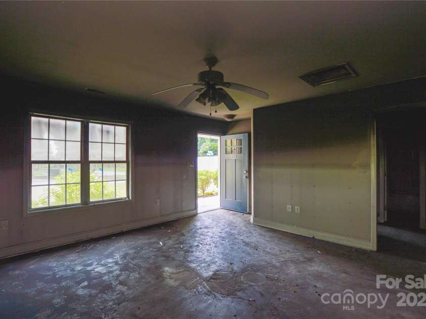 551 Sylvan Street, Concord, NC 28025.  MLS# CAR4276212, YatesRealty ID 23277. 